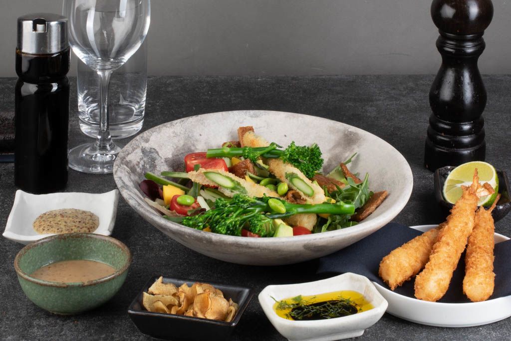 Billede af Salat med tempura reje - Stor
