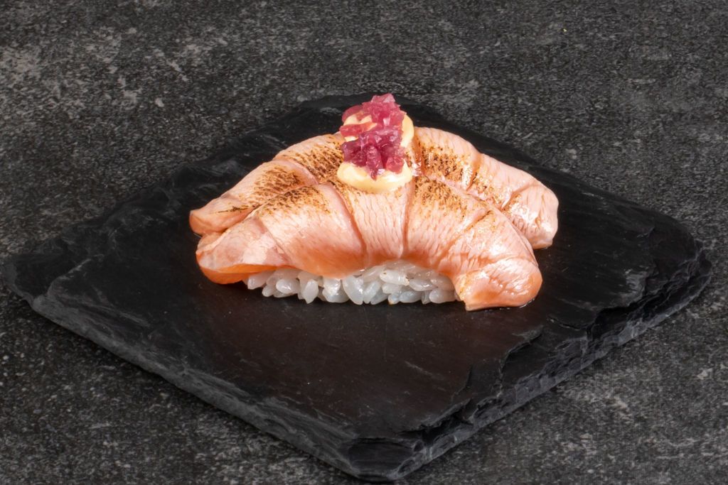 Billede af 2 stk. Flammegrillet laks - Nigiri Special